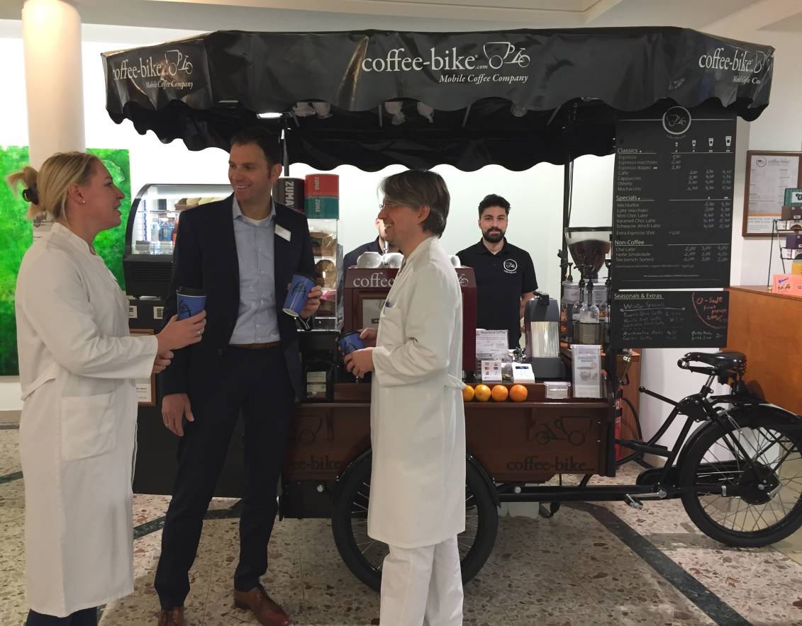 "Coffee-Bike" im Hospital-Foyer