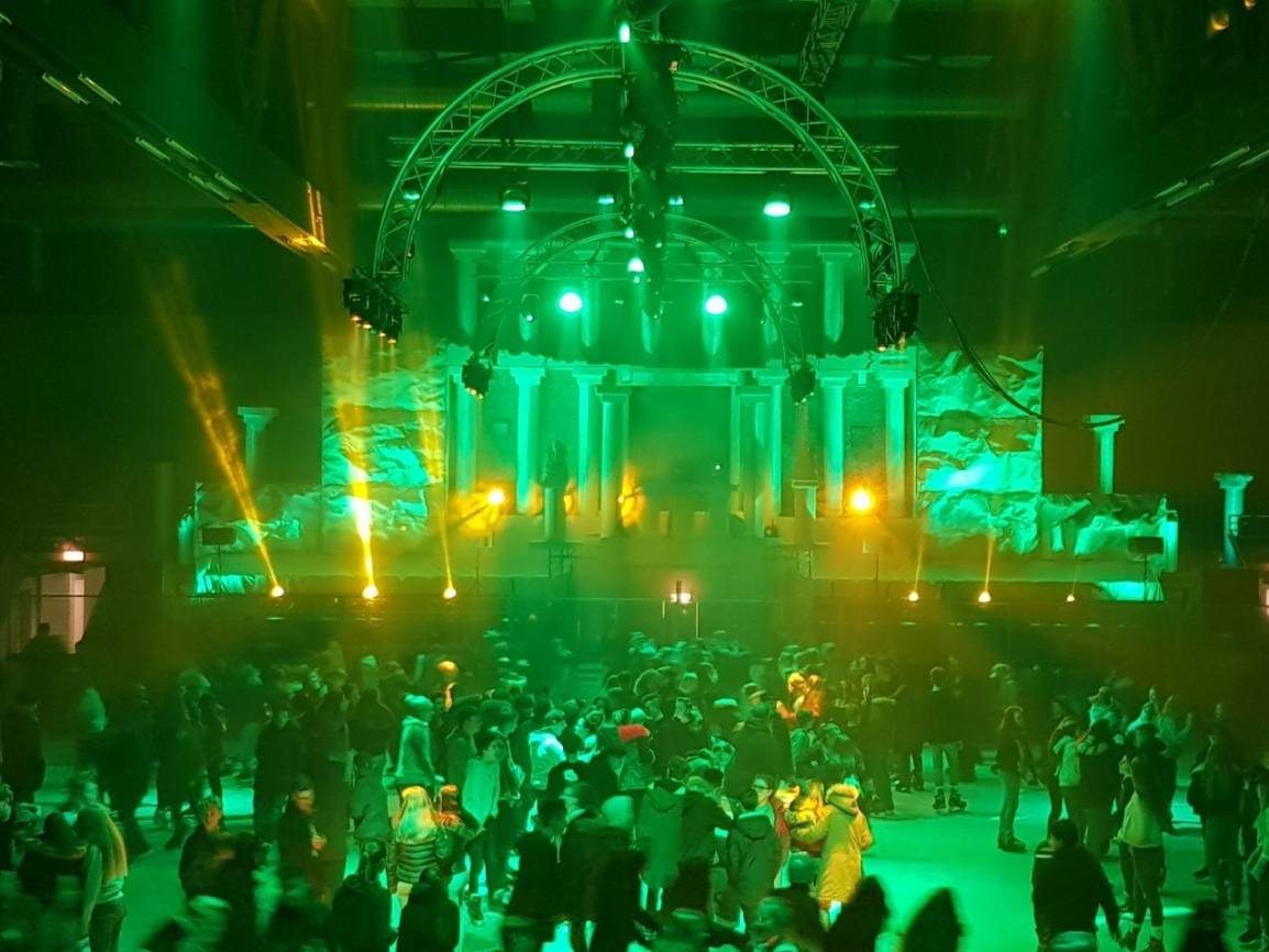 Eisdisco in der "Unterwasserwelt"