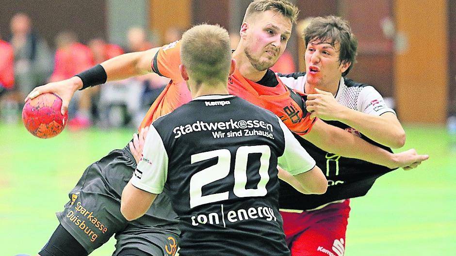 Kevin Kirchner, hier beim Heimspiel gegen TuSEM Essen, verlässt die Rheinhauser Handballer nach der Saison.