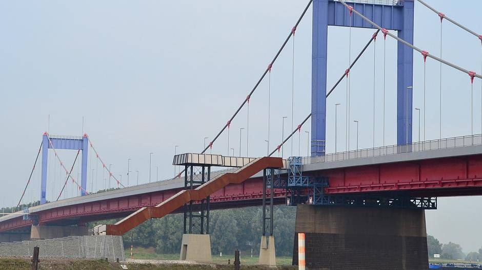 Was lange währt, wird zwar teuer, aber irgendwann vielleicht auch mal gut: Die von Haniel zum Kulturhauptstadtjahr 2010 gestiftete Treppe, die seit der damaligen Akzente-/Local-Heroes-Eröffnung nicht mehr benutzt werden durfte.