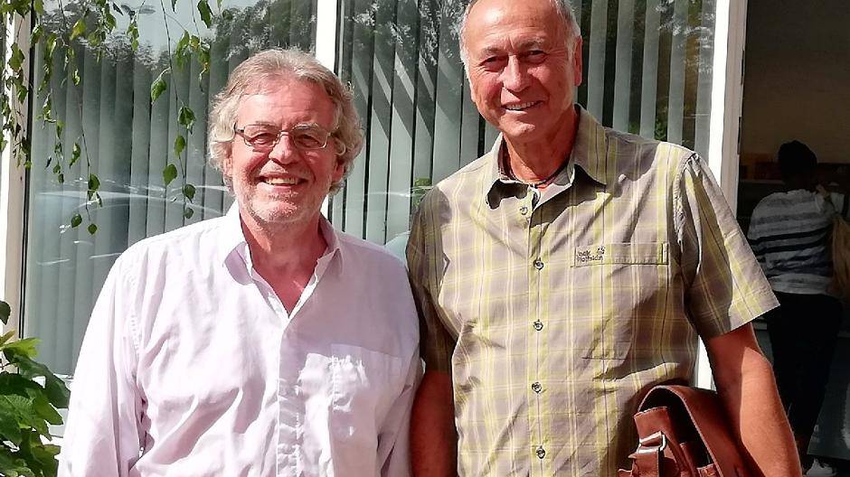  Friedrich Weber und Wolfgang Angerhausen vom Interkulturellem Nachbarschaftsnetzwerk 55plus Moers Meerbeck. 