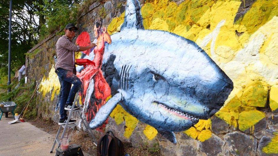 Streetart-Künstler verschönern Rhine Side Gallery