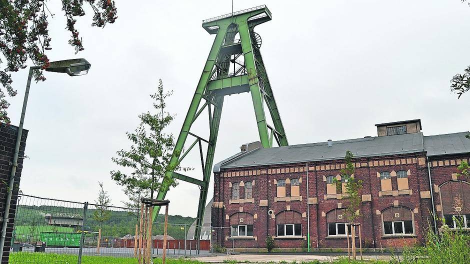 Die Dinslakener Stadtverwaltung hat den Vorschlag gemacht, die Bücherstube Lohberg solle auf das ehemalige Zechengelände ziehen. Viele Freunde haben sie sich damit im „alten Lohberg“ bisher nicht gemacht.