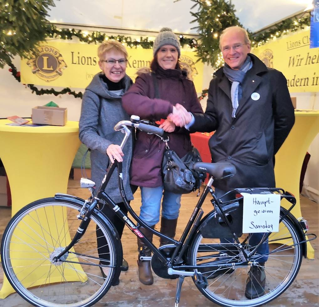 Freude über Fahrrad-Gewinn