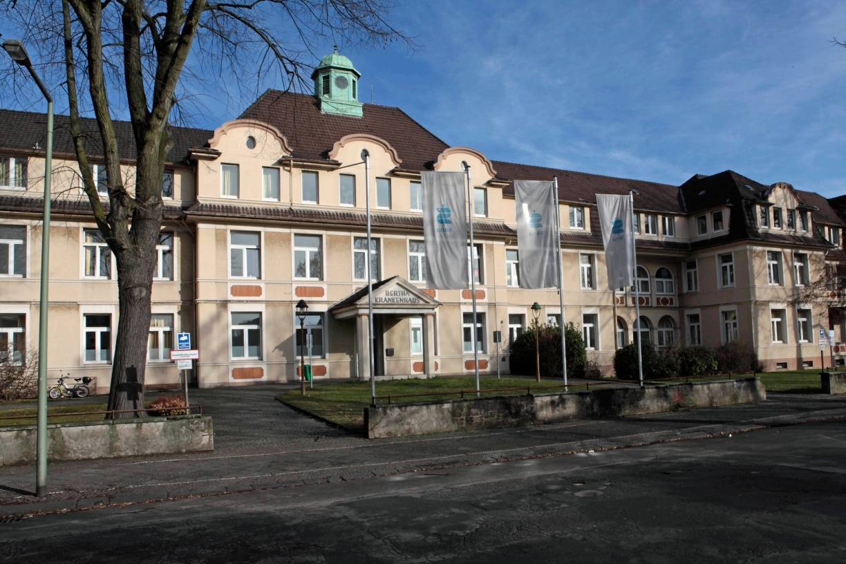 Auf dem Gelände des "Bertha-Krankenhauses" und der Umgebung gibt es laut Stadtverwaltung angeblich genügend Parkplätze.