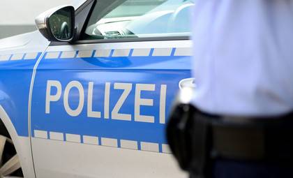 Mit Messer bedroht, Handy geklaut: 14-Jähriger an Ostwallhaltestelle überfallen