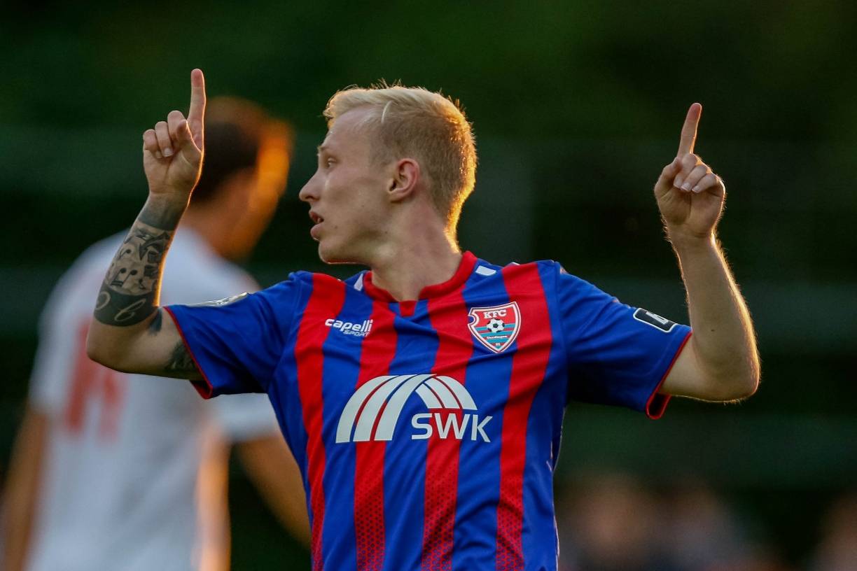 KFC Uerdingen: Patrick Pflücke - "Juwel" in blau-rot