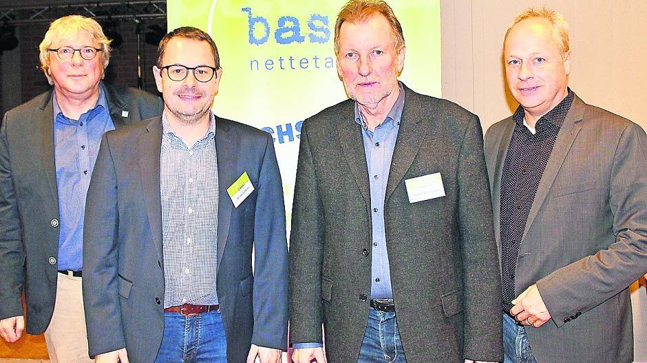 Der Verein baseL hat einen neuen Vorstand (von links): Laudator, Uwe Schummer, neuer baseL-Vorsitzender Dr. Leo Gielkens, Roland Schiefelbein und der stellvertretende baseL-Vorsitzender Gerald Laumans.