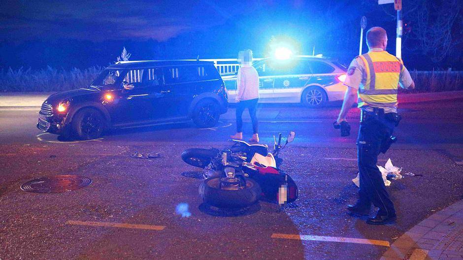 Motorradfahrer (21) schwer verletzt
