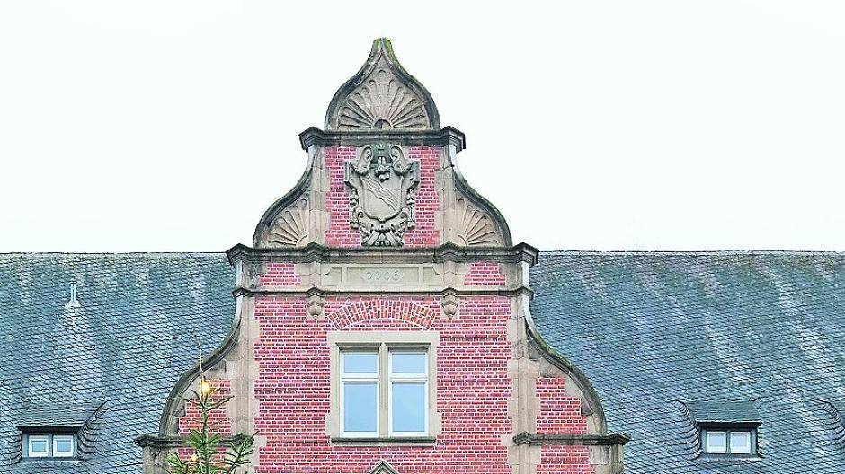 Vor und im Verwaltungsgebäude der LVR-Klinik Viersen in Süchteln findet am 29. November ein Adventsmarkt statt.