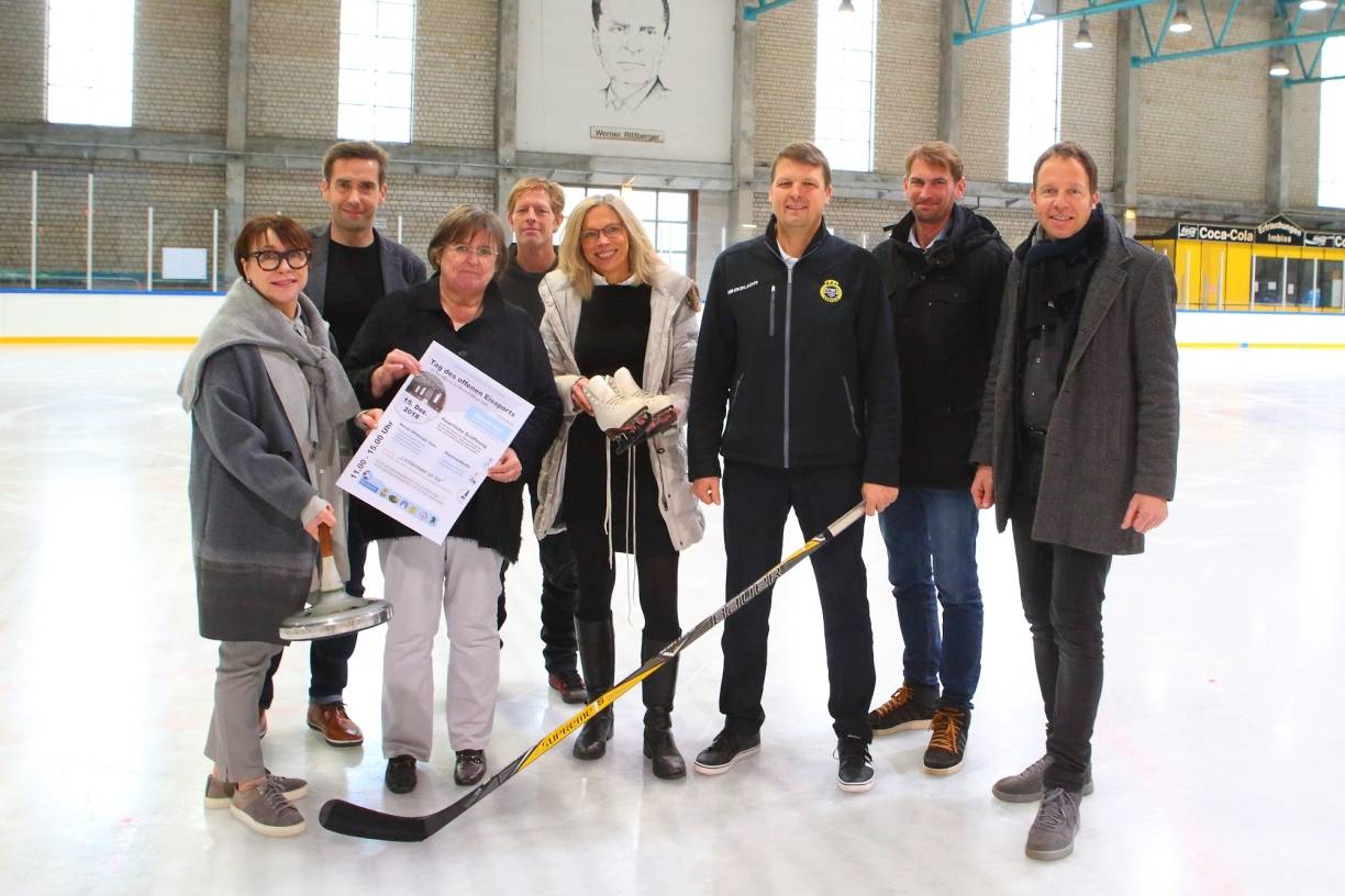 Mobiles Eis lässt Eissportfamilie feiern