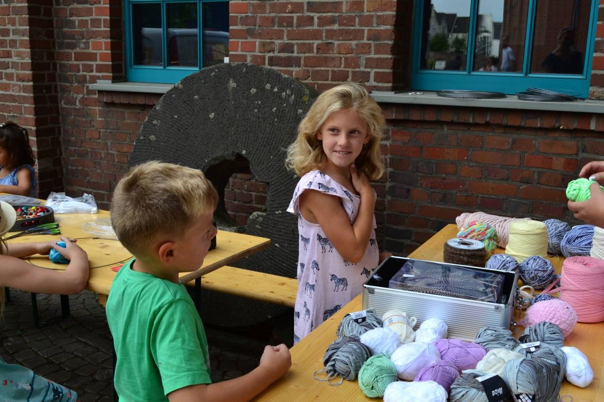 Traumfänger im Museum basteln