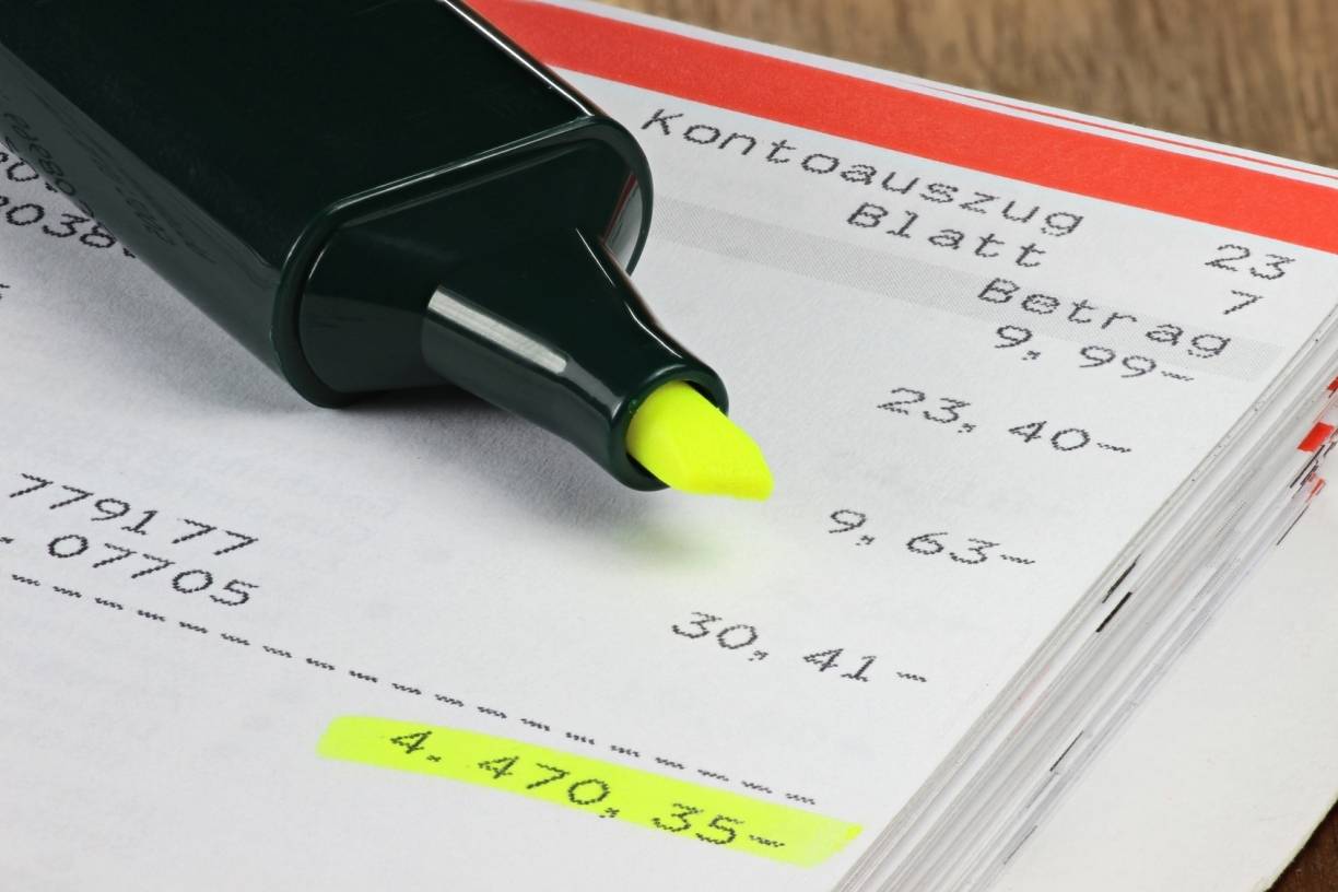  Mit einem Dispo kann man mal ein paar Tage überbrücken, zum Beispiel das nächste Gehalt da ist aber es sollte keine Dauerlösung sein.  