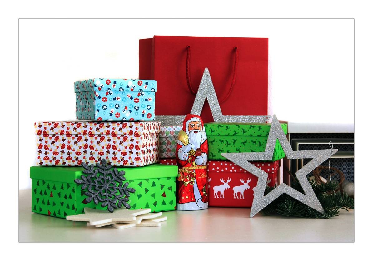 Päckchen packen für die Kempener Tafel