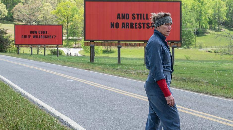 Kampfansage: Frances McDormand und zwei der drei Billboards Outside Ebbing, Missouri.