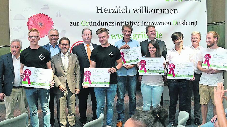 Bürgermeister, Laudatoren, Experten und Preisträger freuten sich nicht nur über die gelungen Veranstaltung, sondern auch über die vielen sachkundigen Gespräche im Neudorfer Rundling.