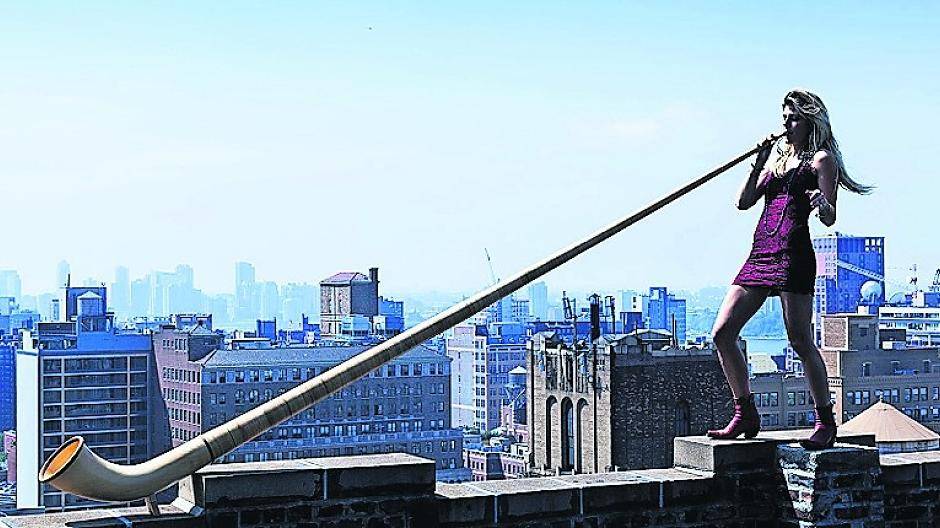  Eliana Burki (Foto) bestreitet mit „Mozart Heroes“ das fünfte Konzert in der Veranstaltungsreihe „Kultur Extra“. 