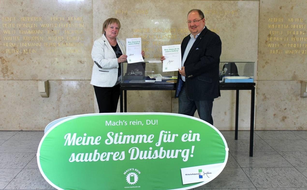 Für Rheinhausen/Rumeln-Kaldenhausen dabei (vl): Bezirksbürgermeisterin Astrid Hanske und Bezirksmanager Jürgen Konkol.