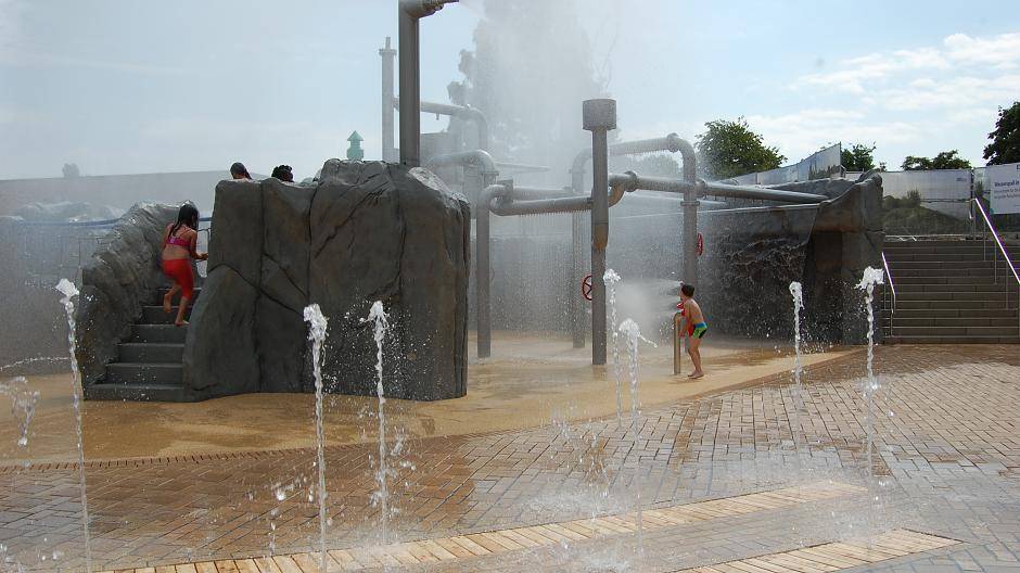 Spaß und Abwechslung für Kids in den Ferien bietet u.a. der Spraypark im Freibad Solimare.