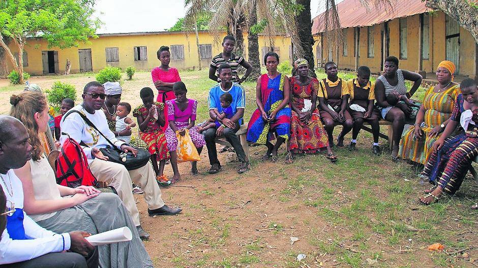 In der Kleinstadt Ho werden Kinder und Eltern darüber informiert, welche Möglichkeiten Menschen auch mit massiven Sehbehinderungen haben, wenn sie denn entsprechend geschult werden.
