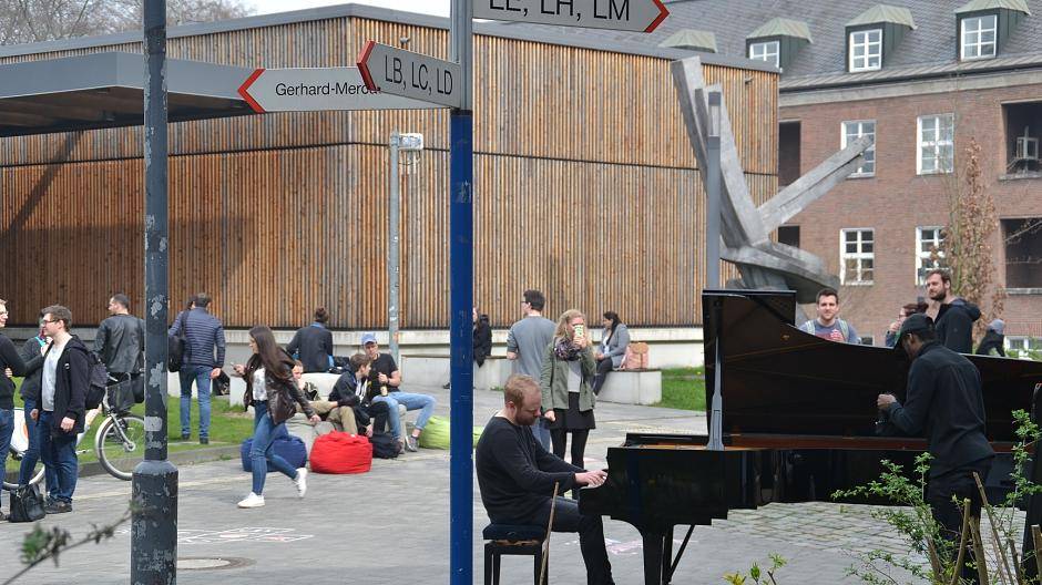 Studenten ins Konzert!