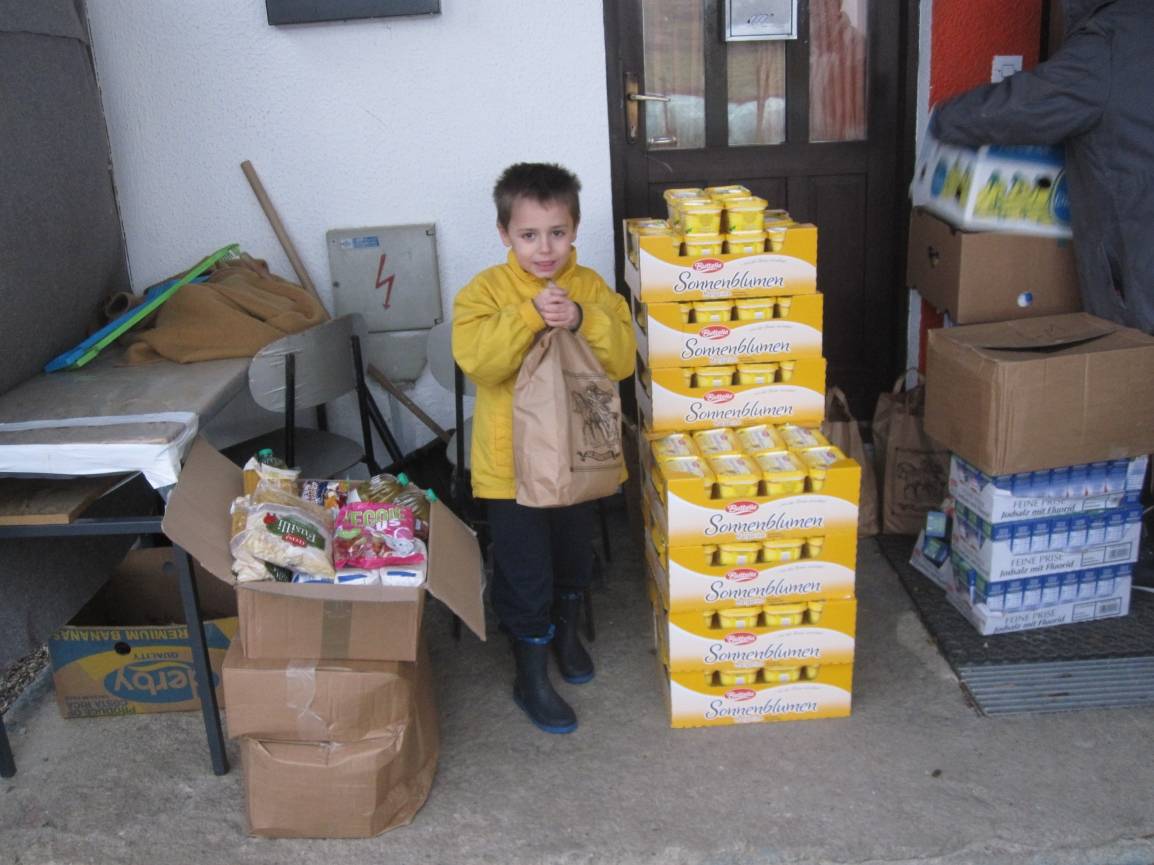  Jedes Kind in den Waisenhäusern in Cazin und Bosanski Petrovac konnte sich über eine Martinstüte voller Überraschungen freuen. 