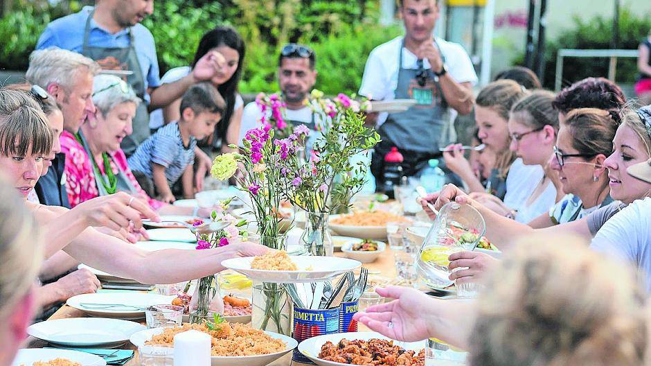  „Guten Appetit“ heißt es aktuell drei bis vier Mal die Woche auf dem Süchtelner Lindenplatz. 