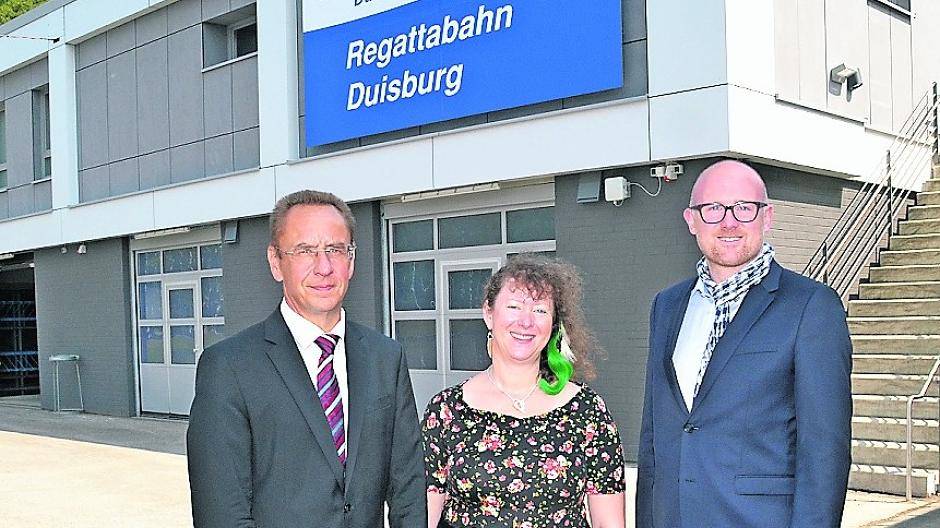  Unter den Gästen bei der Eröffnung waren Thomas Konietzko, Präsident des Deutschen Kanuverbandes, Andrea Milz, NRW-Staatssekretärin für Sport und Ehrenamt und OBr Sören Link (vl). 