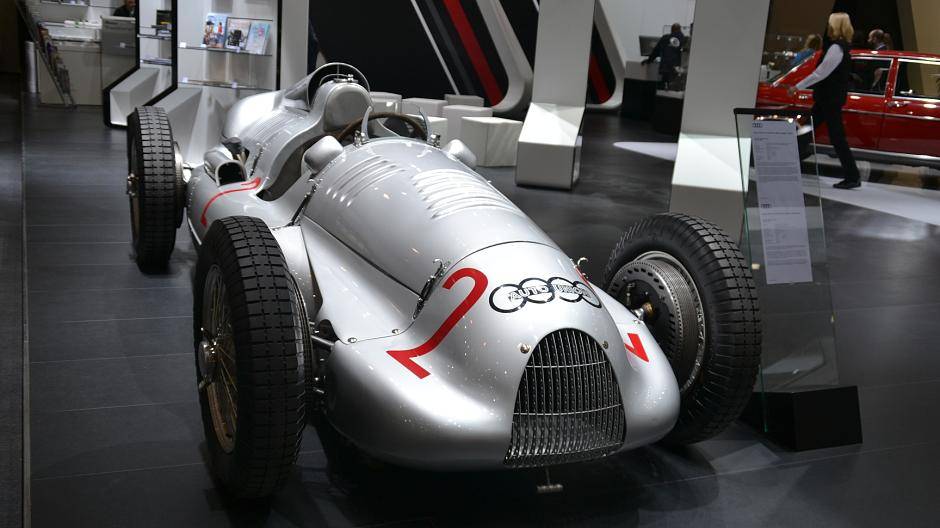 Auch einige alte "Vorkriegsrennwagen" waren zu finden. Hier ein Auto Union Grand-Prix...