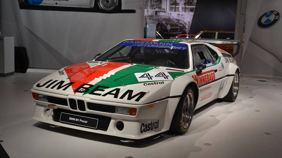 "Heiße Renner" gab es in jeder der 14 Hallen zu sehen - hier ein BMW M1...