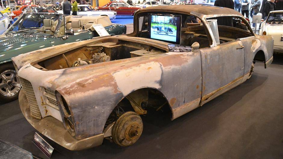 "Restaurationsbasis" - bei dem Facel Vega FV3 aus dem Jahre 1957 wäre einiges zu tun....