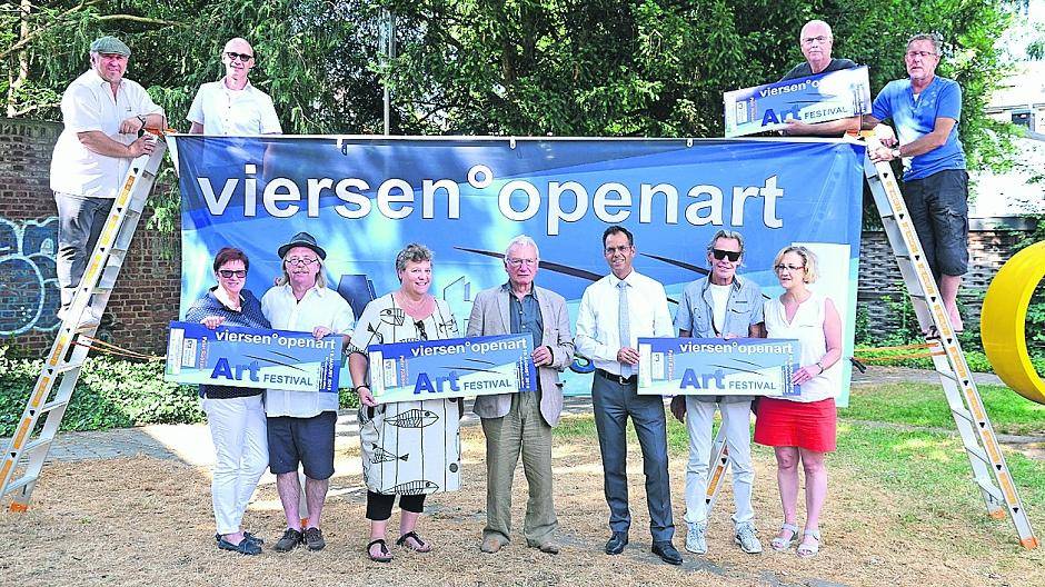 Die Initiatoren von viersen°openart mit dem diesjährigen Schirmherrn Peter Rübsam (Bildmitte).