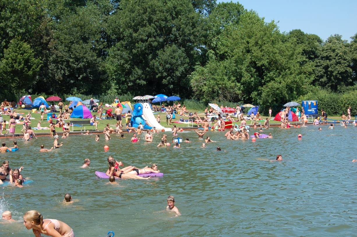 Beliebt: In dieser Saison kamen fast 9000 Besucher ins beschauliche Freibad Hüls. Trotz 20 ausgefallener Schwimmtage.