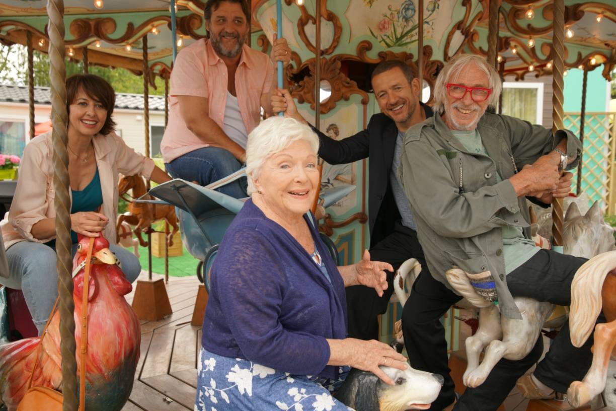  Der große blonde Sch'ti ist auch dabei: Valerie Bonneton, Guy Lecluyse, Line Renaud, Dany Boon und Pierre Richard in „Die Sch’tis in Paris". 