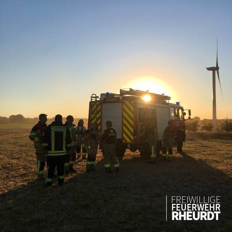  Die Kameraden im Anschluss an die Löscharbeiten. 
