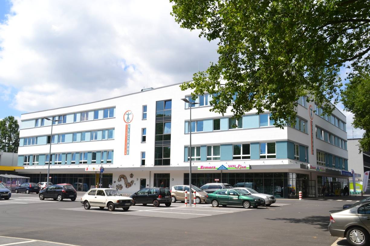  Das "Gesundheitszentrum Glückauf" an der Schwarzenberger Straße 43-45 in Rheinhausen ist eröffnet. 