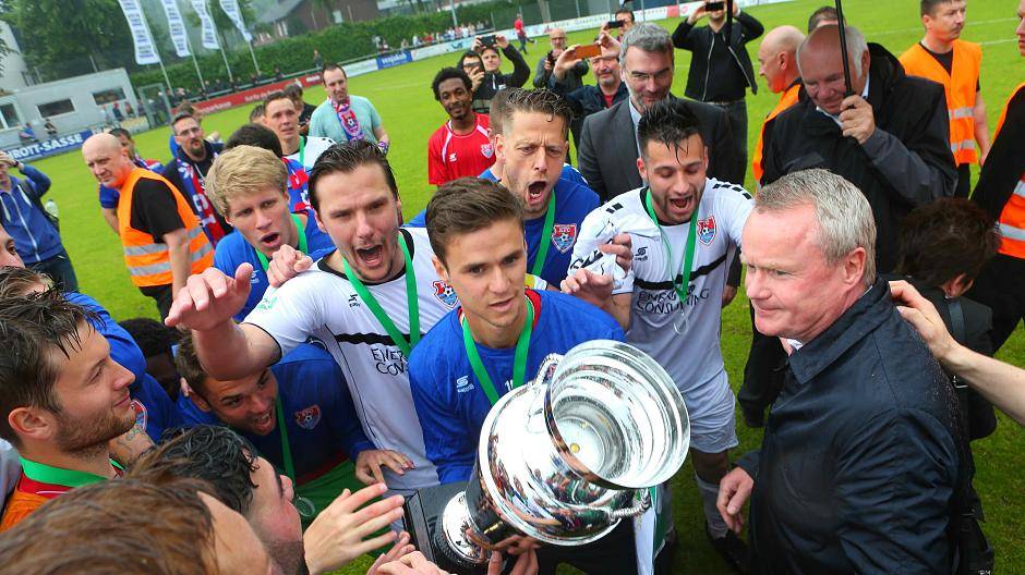 Uerdinger Meisterjubel - jetzt soll der Aufstieg her