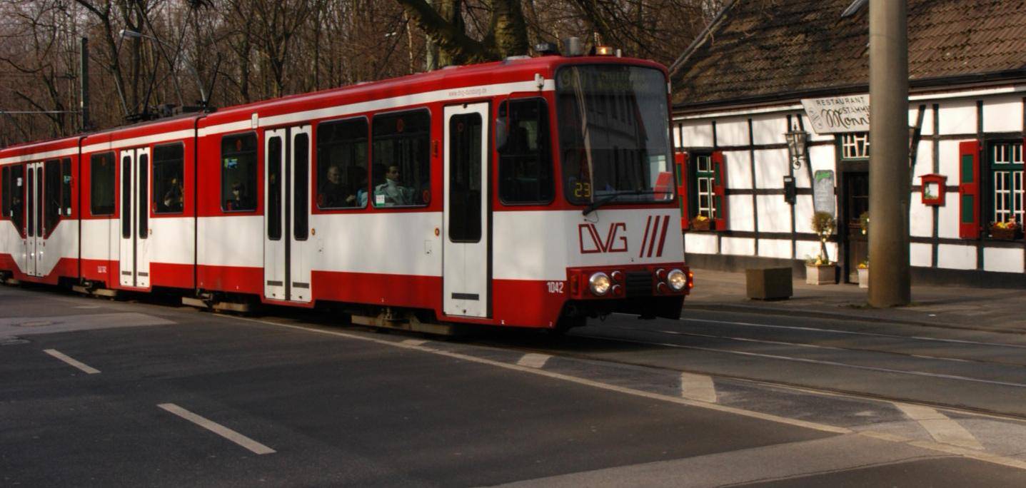 Auch auf der Straße hilft das Zugsicherungssystem den Fahrern bei Geschwindigkeiten über 70 Stundenkilometern.