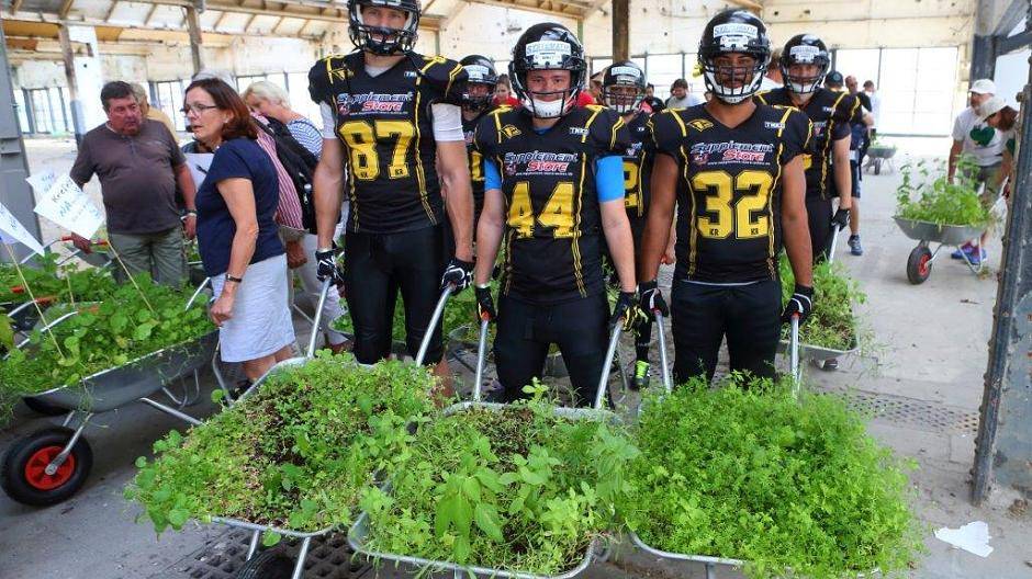 119 Schubkarren waren Startschuss für Krefelder "Laufmasche"