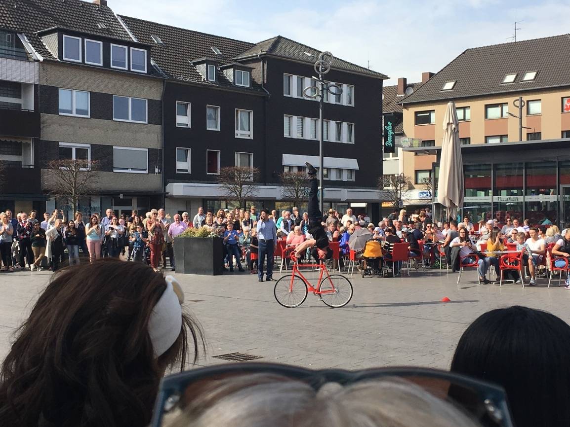 Trubel in der Innenstadt, leichter Frust in Hiesfeld