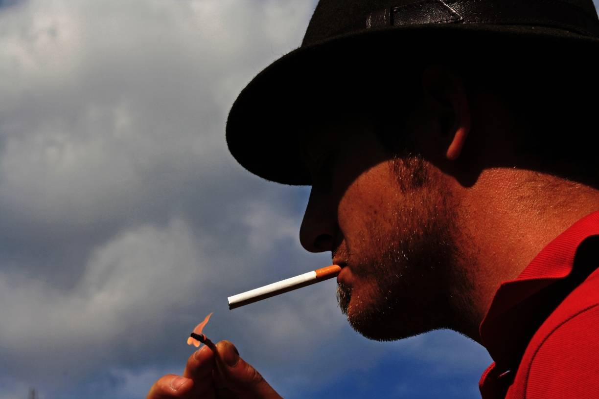  Die Stadt Kempen warnt: Schon eine einzige weggeworfene Zigarettenkippe kann bei der Trockenheit einen Großbrand auslösen. 