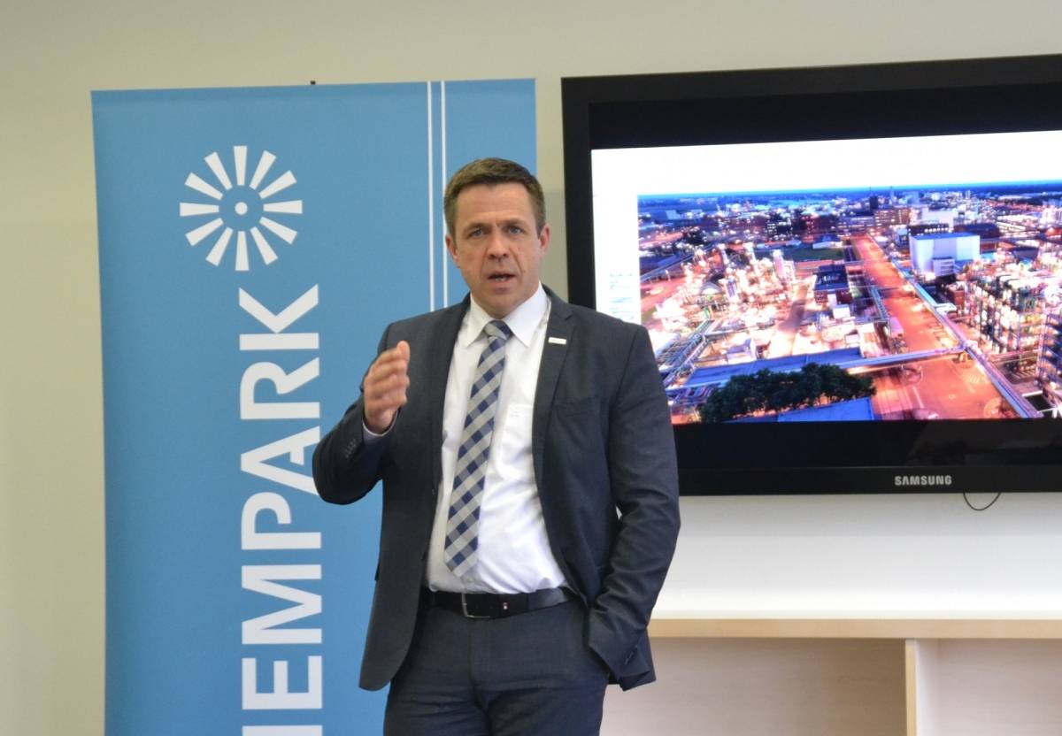  Chempark-Leiter, Lars Friedrich, sieht den Uerdinger Chemiestandort für die Zukunft „gut aufgestellt“. Neben Lanxess (MDax) ist jüngst auch Covestro als zweites Unternehmen aus dem Chempark im Dax notiert. 