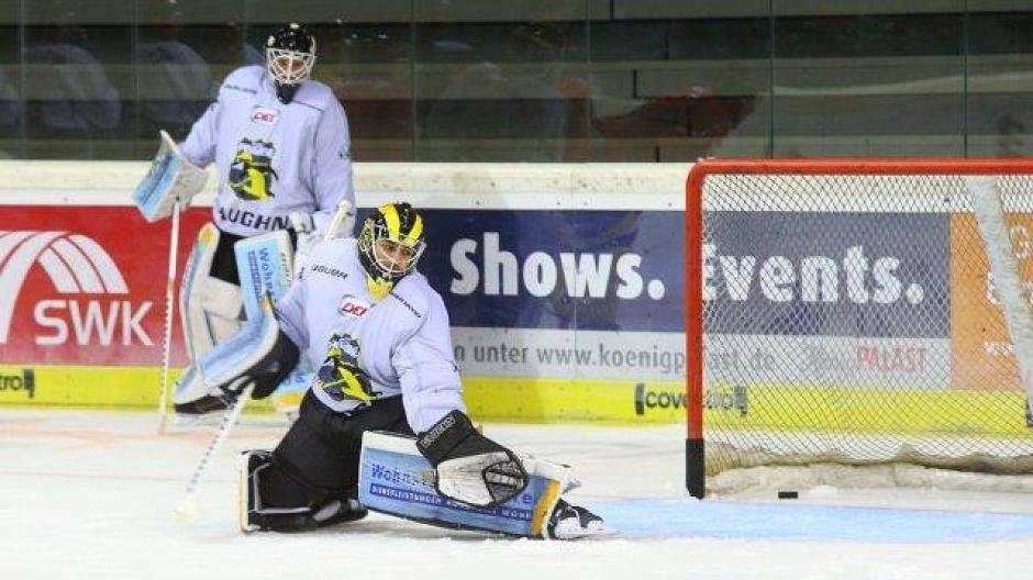 Eindrücke vom ersten Eis-Training der Pinguine