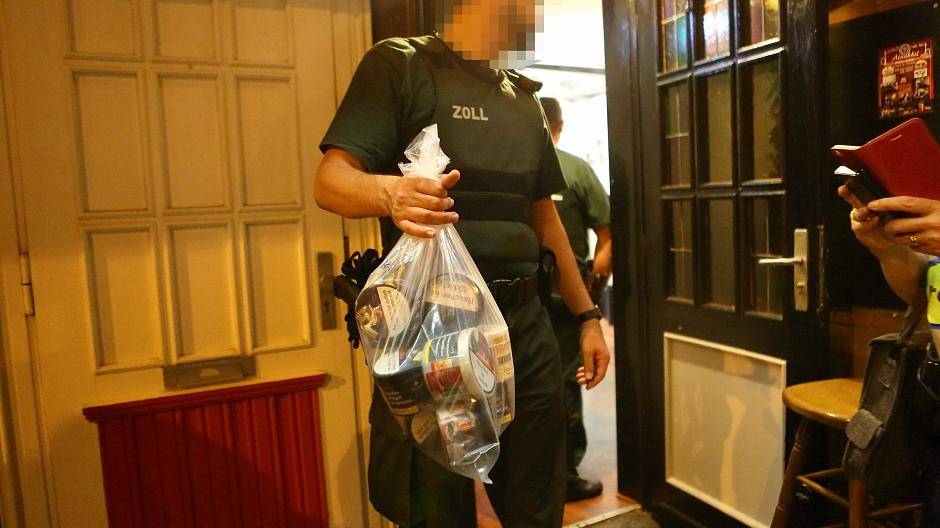 Die Beamten stellten Tabak und Kaffee sicher