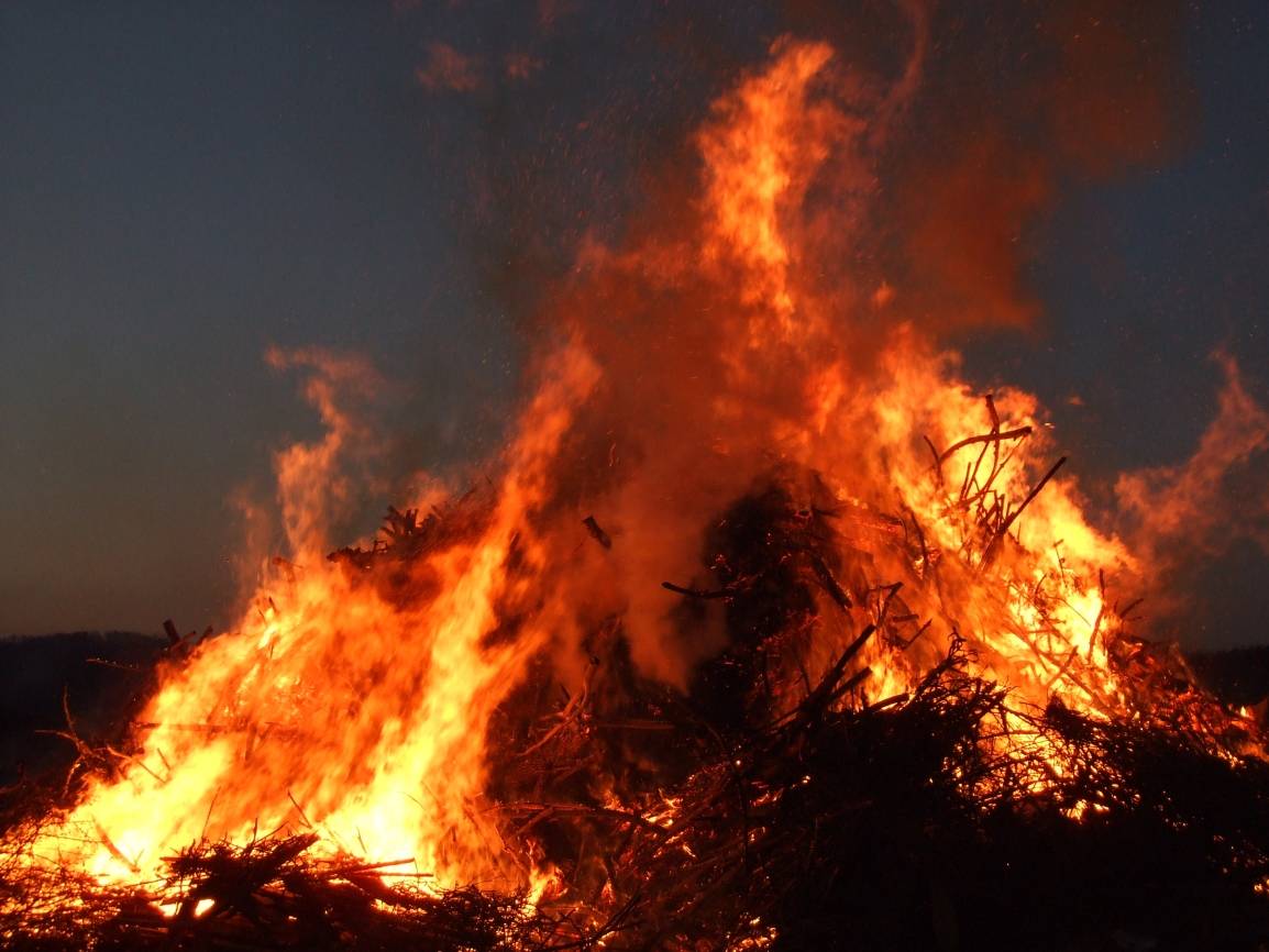 Vorsichtig sein: Weiter erhöhte Brandgefahr