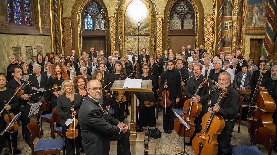  Arnim Bartetzky und der Pfarreichor St. Johann im September letzten Jahres bei der Uraufführung der Missa brevis in Kevelaer. 