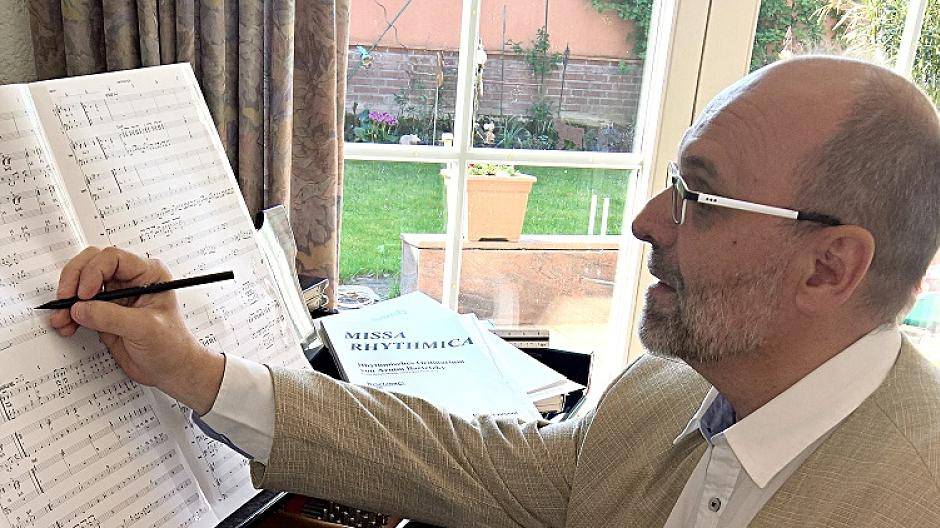  Arnim Bartetzky legt letzte Hand an die Partitur der Missa Rhythmica an. 