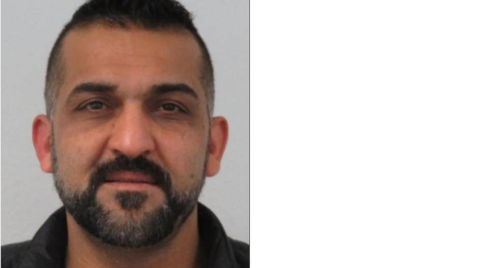 Wer Abdul Aziz Ali sehen sollte, sollte die Polizei benachrichtigen. Nicht selbst ansprechen, er könnte gefährlich sein.