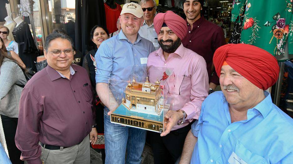 Oberbürgermeister Sören Link gemeinsam mit Saini Balwinder Singh und Bürgermeister Manfred Osenger