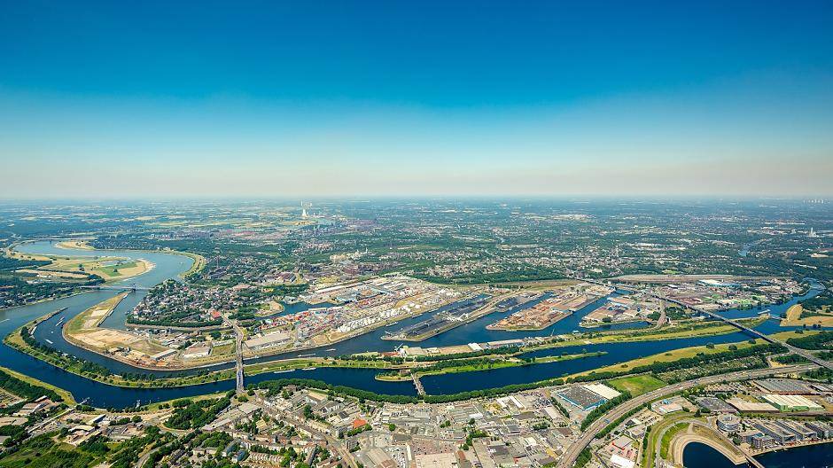 Der „Pegel Duisport“ steigt und steigt ...